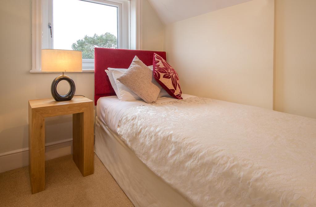 Villiers Lodge Surbiton Luaran gambar