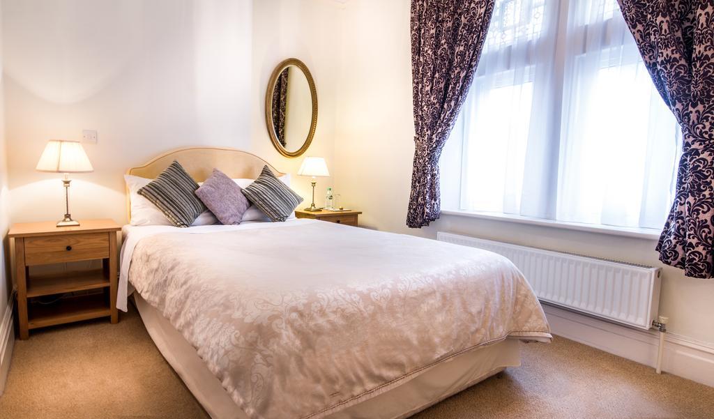 Villiers Lodge Surbiton Luaran gambar